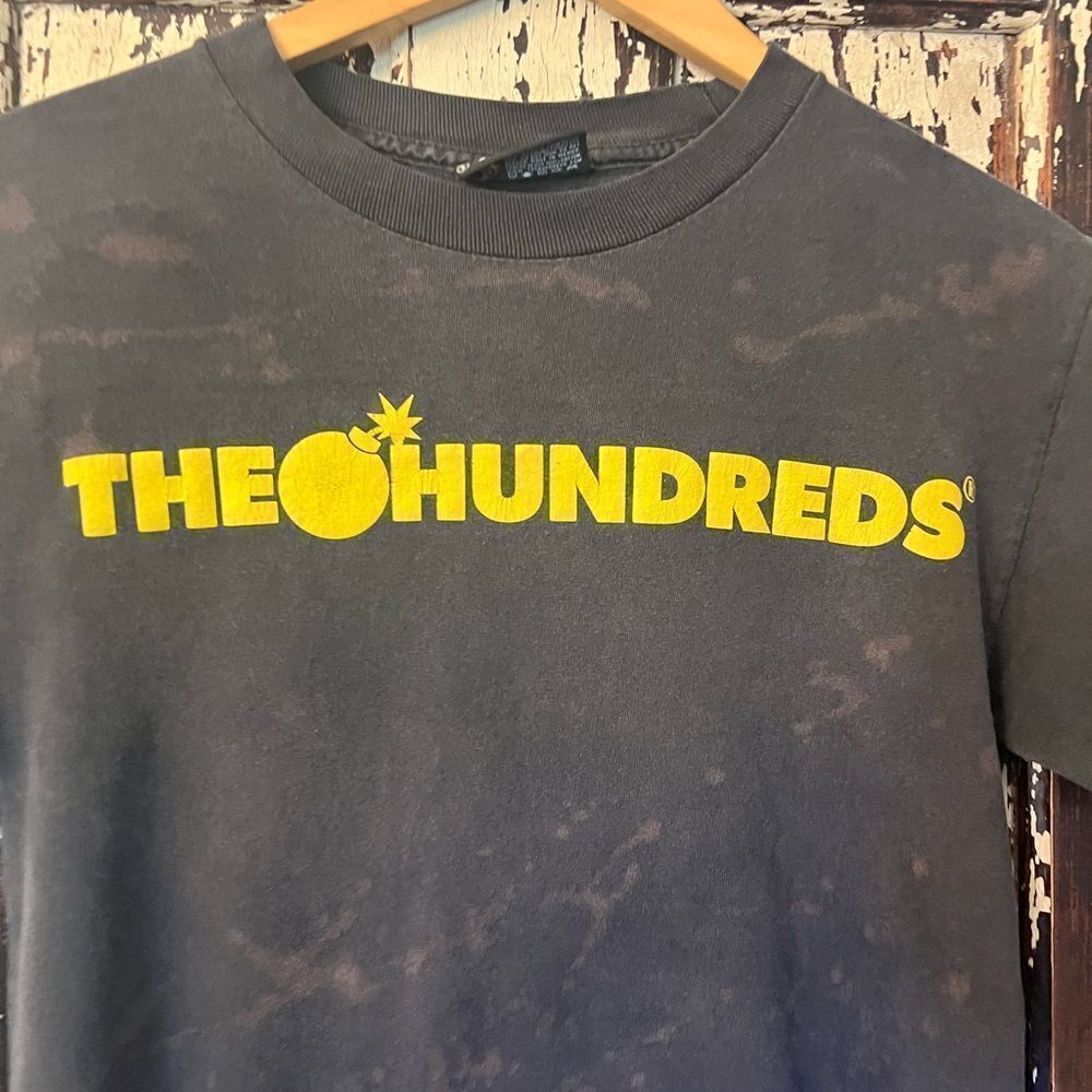 Vintage distressed The Hundreds Bomb Logo Y2K era size small T-shirt.